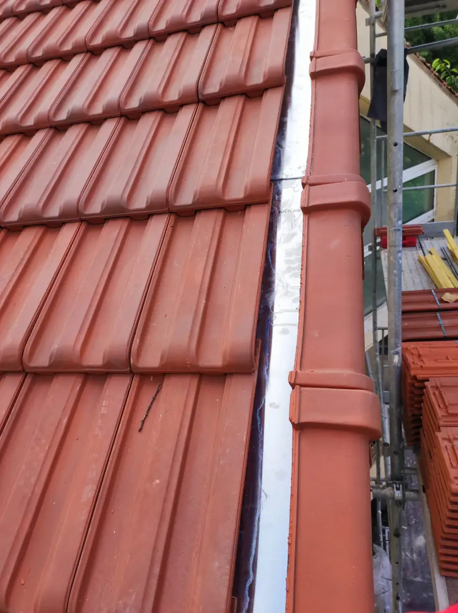 Rénovation de toiture réalisée par Follezou Couverture dans les Yvelines